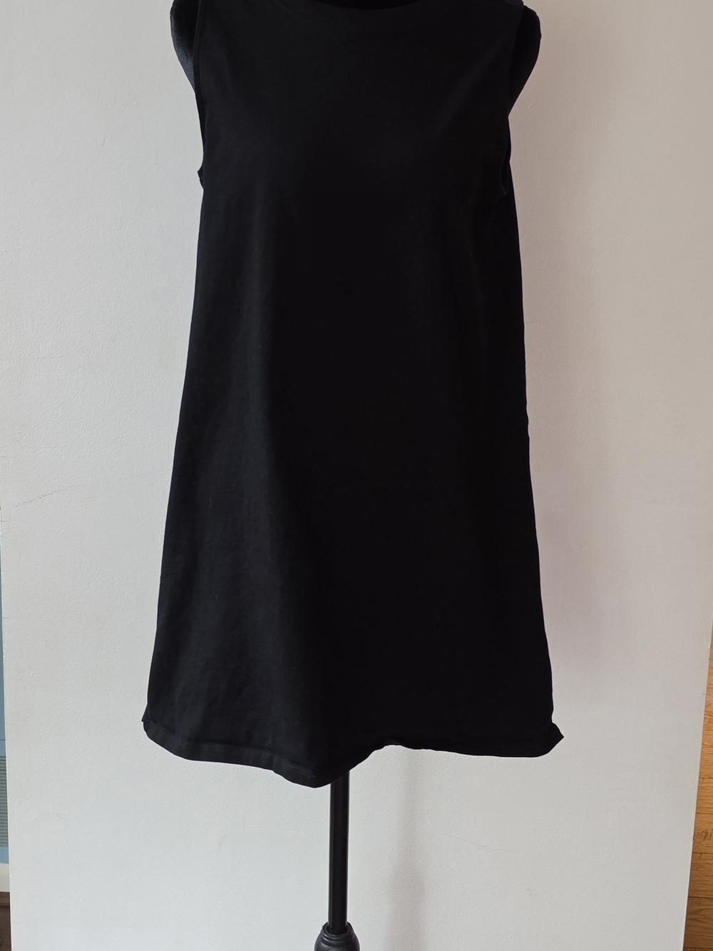 Old Navy Classic Sleeveless Black Shift Dress